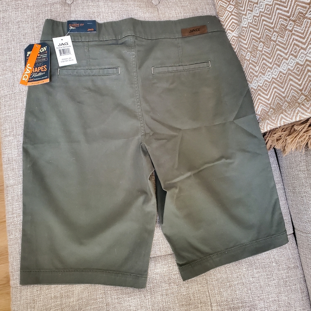 JAG Gracie Bermuda Short in Classic Fit NWT in Olive Green Size 10/30